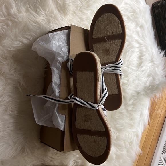 Brand new in box, J.Crew lace up flat espadrilles - Picture 3 of 3